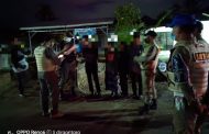 Hindari Penyebaran Covid - 19, Tim URC Satpol PP Inhil Bubarkan Beberapa Remaja yang Sedang Berkumpul